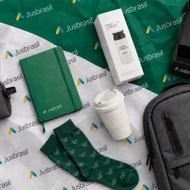 Produtos do Welcome Kit da Jusbrasil produzido com a Lobby